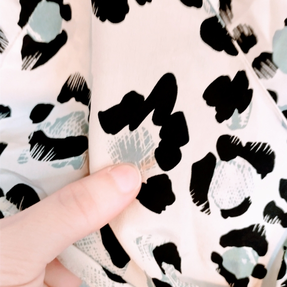 Nanette Lepore silk leopard print top with large bow. Size 4. Small stain shown - Picture 5 of 6